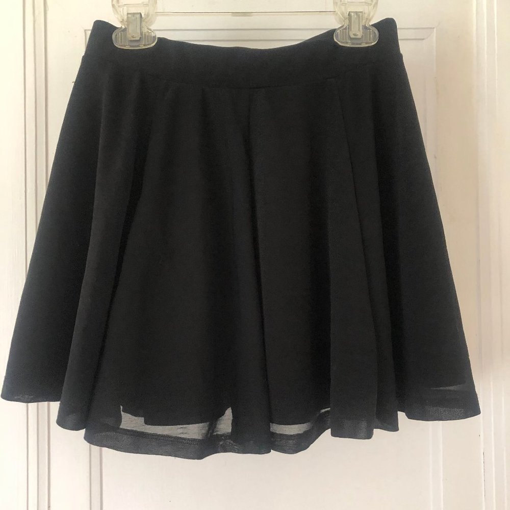 H&M BLACK MINI SKIRT